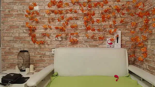 Amelia Kiss  online show from November 2025 12:47:02 AM