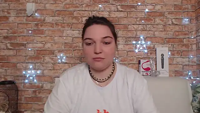 Amelia Kiss  online show from September 2025 12:44:02 AM