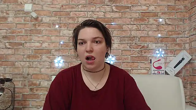 Amelia Kiss  online show from April 2026 12:39:01 AM