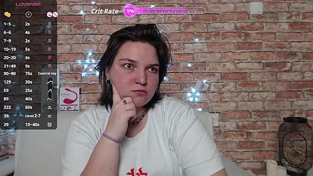 Amelia Kiss  online show from October 2025 12:33:01 AM
