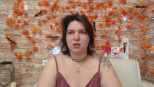 Amelia Kiss  online show from October 2025 12:33:02 AM