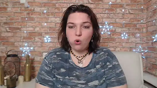 Amelia Kiss  online show from March 2025 03:52:02 AM