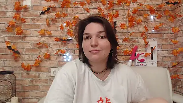 Amelia Kiss  online show from October 2025 12:42:01 AM