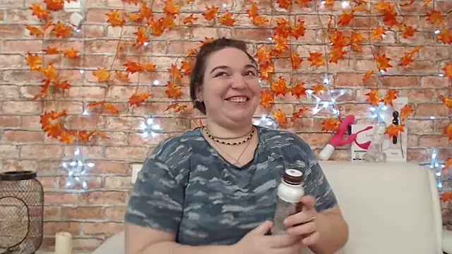 Amelia Kiss  online show from November 2025 01:04:02 AM