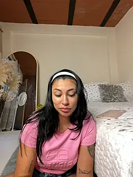 Snapshot of Sol_Miller chatting on March 2025 10:21:02 PM Sol Miller online show from March 2025 10:21:02 PM