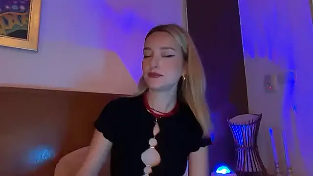 SirenaBelle online show from November 2025 12:31:01 AM