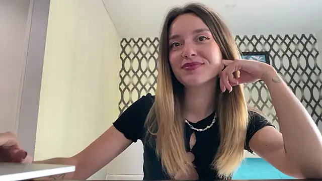 SirenaBelle online show from February 2025 10:18:02 AM