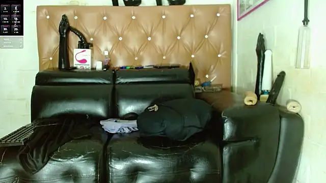 jenny-big-cock online show from November 2025 02:59:01 AM