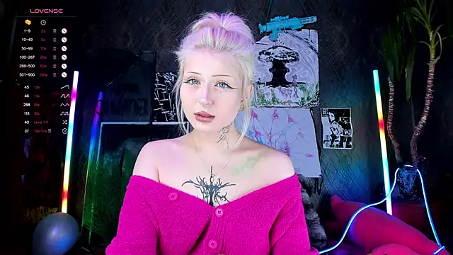 Snapshot of little_grinch666 chatting on February 2025 09:27:01 PM little grinch666 online show from February 2025 09:27:01 PM