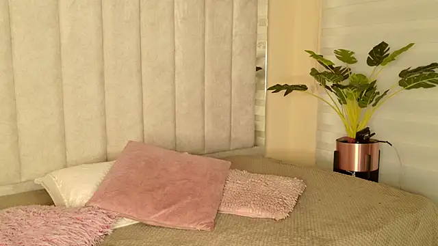 Snapshot of eva-slim- chatting on July 2026 05:53:03 PM eva-slim- online show from July 2026 05:53:03 PM