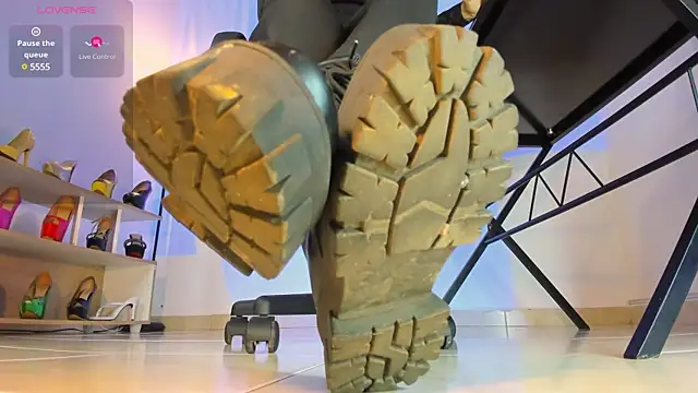 violettastrada online show from February 2025 08:49:01 PM