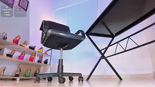 violettastrada online show from February 2025 08:34:02 PM