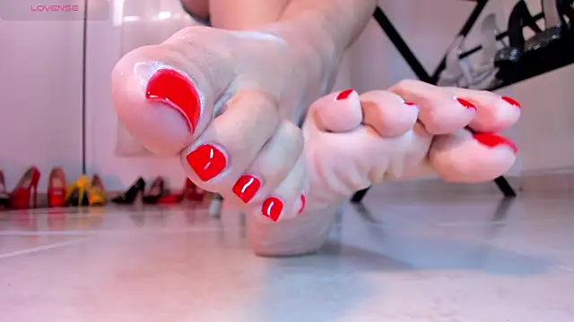 violettastrada online show from October 2025 12:20:02 PM