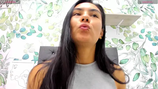 atilanadiaz7 online show from March 2025 02:28:01 PM