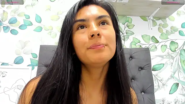 atilanadiaz7 online show from February 2025 05:37:01 PM