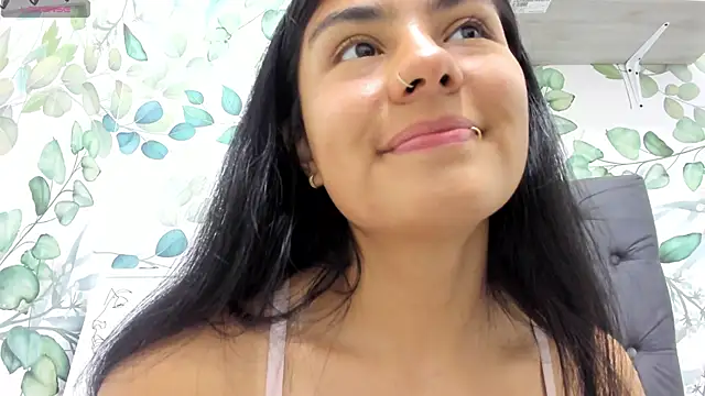 atilanadiaz7 online show from December 2025 03:58:02 PM