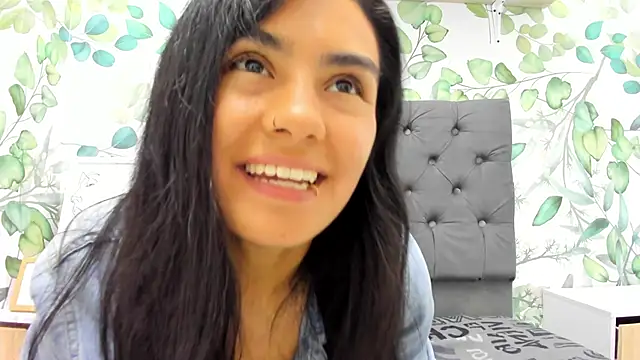 atilanadiaz7 online show from March 2025 07:44:01 PM