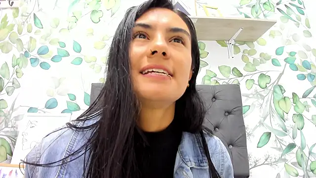 atilanadiaz7 online show from March 2025 04:39:02 PM