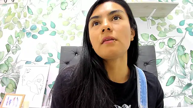 atilanadiaz7 online show from March 2025 11:39:02 PM