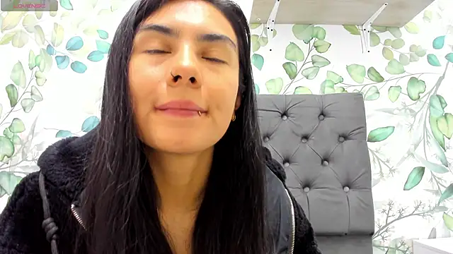 atilanadiaz7 online show from March 2025 05:17:02 PM