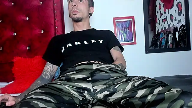Aaron BigDickxxx online show from March 2025 08:06:02 AM