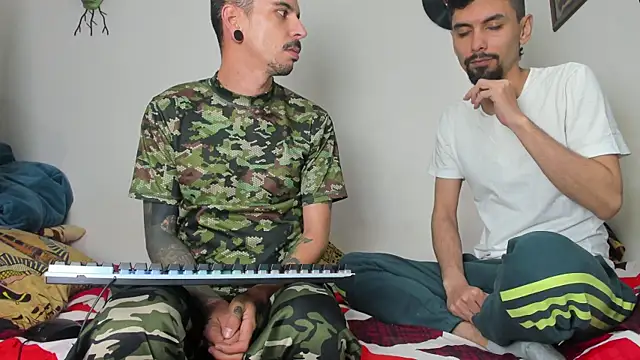 Aaron BigDickxxx online show from March 2026 08:52:02 PM