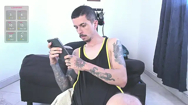 Aaron BigDickxxx online show from May 2026 03:45:02 PM