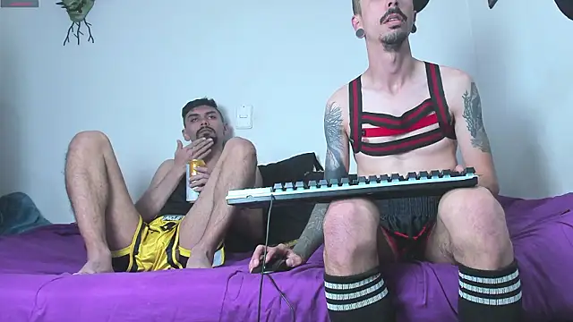 Aaron BigDickxxx online show from March 2026 07:37:02 PM