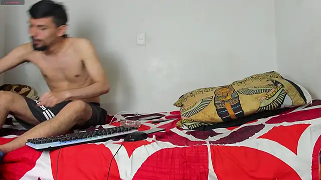 Aaron BigDickxxx online show from April 2026 06:53:02 PM