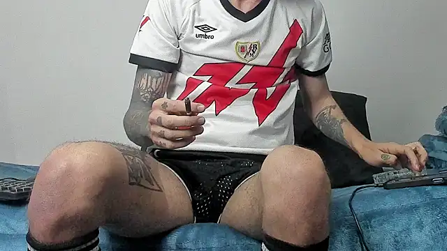 Aaron BigDickxxx online show from October 2025 07:31:02 AM