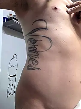 Snapshot of Twin2222 chatting on October 2025 02:12:01 AM Twin2222 online show from October 2025 02:12:01 AM