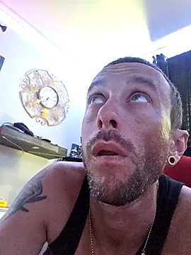 Snapshot of Twin2222 chatting on September 2025 01:28:02 PM Twin2222 online show from September 2025 01:28:02 PM