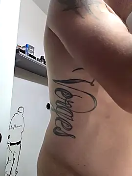 Snapshot of Twin2222 chatting on October 2025 04:28:02 AM Twin2222 online show from October 2025 04:28:02 AM