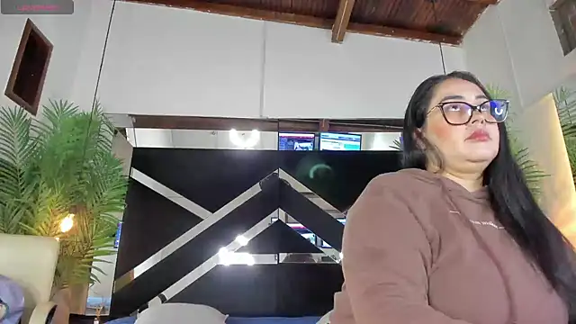 Snapshot of emily-fox chatting on February 2025 11:13:02 AM emily-fox online show from February 2025 11:13:02 AM