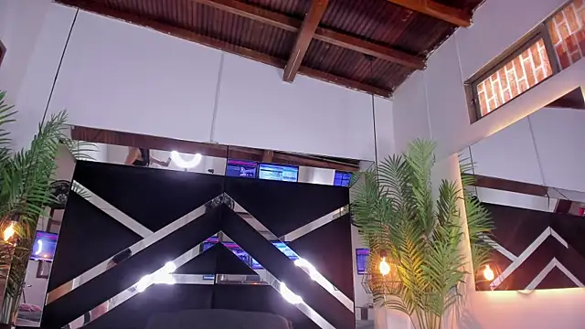 emily-fox online show from November 2025 12:42:02 PM