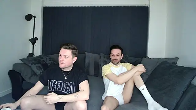 Snapshot of twotwinkhusbandss chatting on March 2025 07:41:02 PM twotwinkhusbandss online show from March 2025 07:41:02 PM