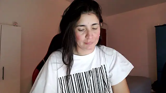 Snapshot of samantha_s69 chatting on January 2025 01:20:01 PM samantha s69 online show from January 2025 01:20:01 PM