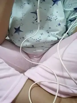 Bombamom online show from April 2026 06:25:01 AM