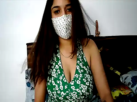Gloie4u online show from June 2026 02:33:01 PM