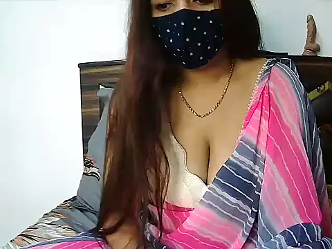 Gloie4u online show from December 2025 05:24:02 AM