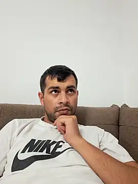 hornny1995 online show from September 2025 04:57:01 PM