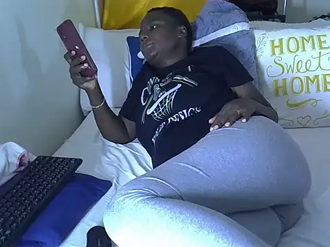 Sweetreena online show from April 2026 06:03:01 PM