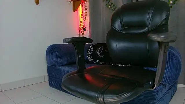 vayolett01 dakotta online show from November 2025 01:50:01 AM