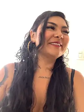 Snapshot of Juli_Walker chatting on May 2026 02:56:01 PM Juli Walker online show from May 2026 02:56:01 PM