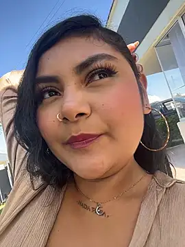 Juli Walker online show from March 2026 02:10:01 PM