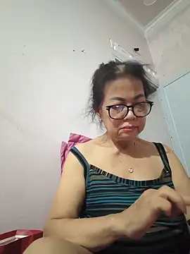 Hotestlove online show from June 2026 04:57:01 AM