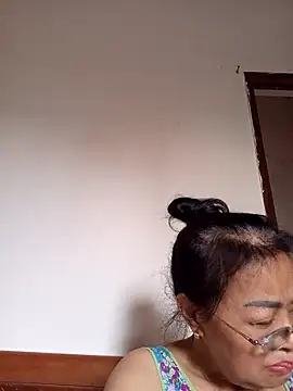 Hotestlove online show from April 2026 10:33:01 AM