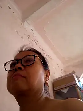 Hotestlove online show from December 2025 01:19:01 AM