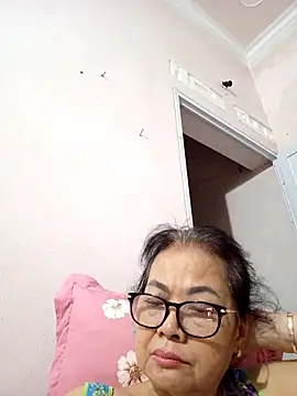 Hotestlove online show from April 2026 01:24:01 PM