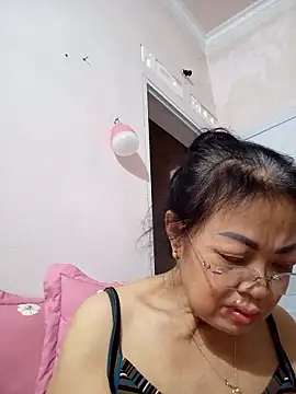 Hotestlove online show from May 2026 02:45:01 PM